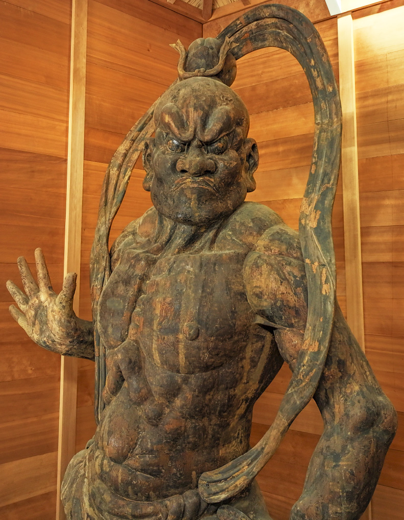 deux statues en bois de Kongo-Rikishi1