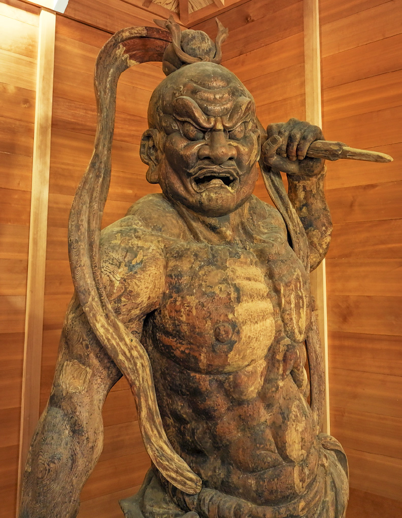 deux statues en bois de Kongo-Rikishi2
